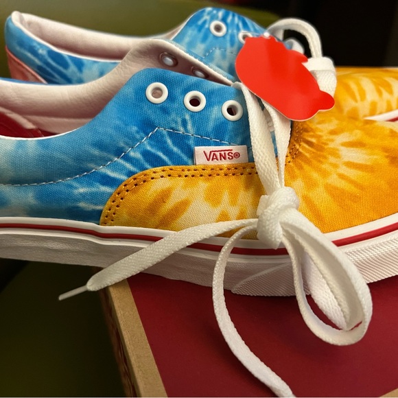 Vans - Picture 3 of 3